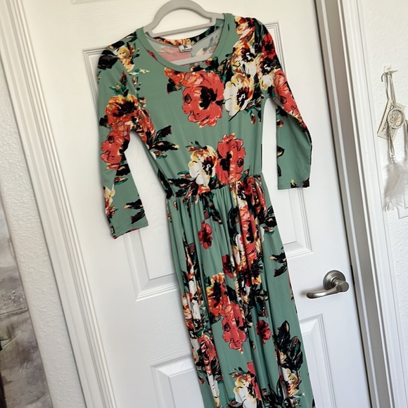 {JessaKae} Mint Classic Rose Maxi - Picture 3 of 3